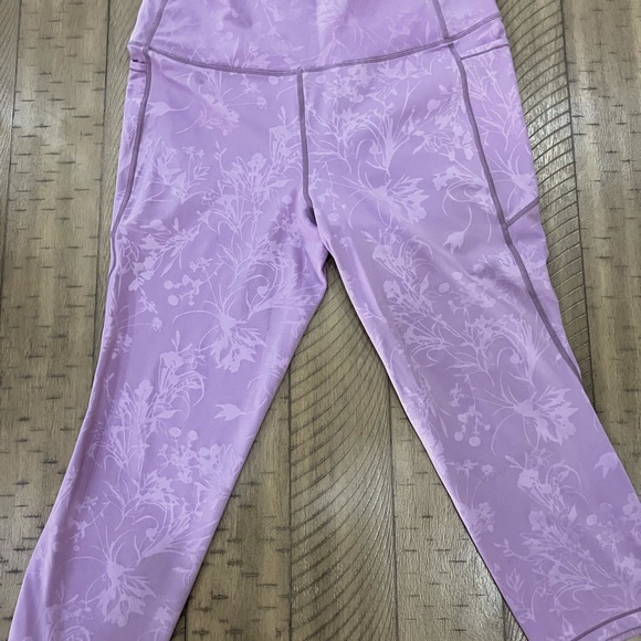 Zyia Soft N Snug, Lavender, capris leggings with pockets. Size 12. - Picture 2 of 3